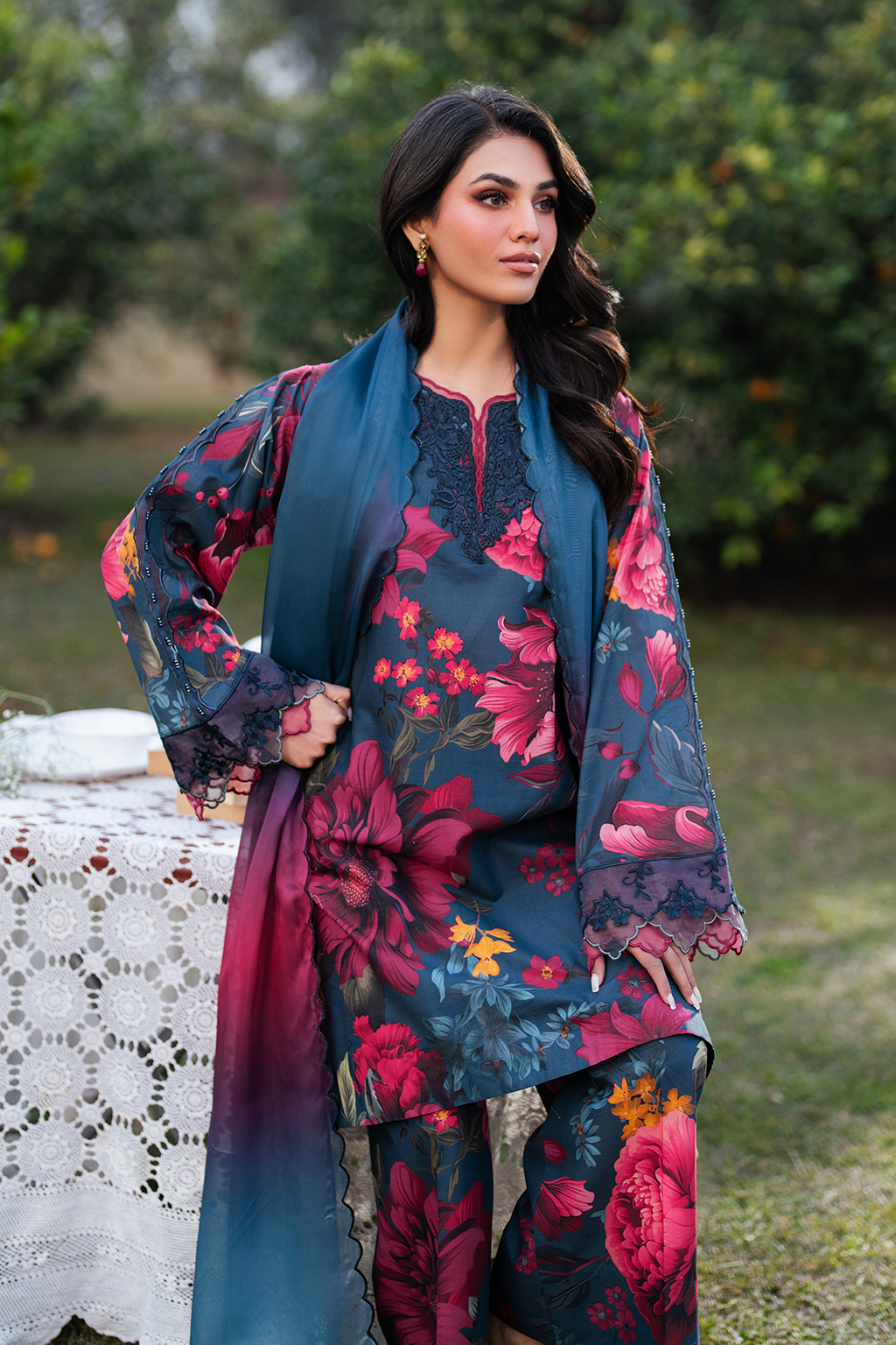 Iznik - 3 PC EMBROIDRED LAWN SUIT - EM033