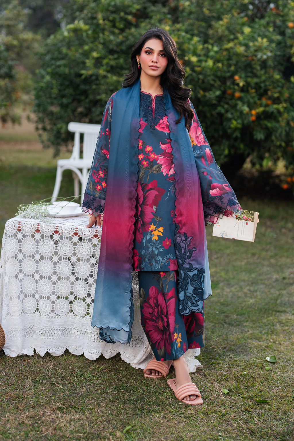 Iznik - 3 PC EMBROIDRED LAWN SUIT - EM033