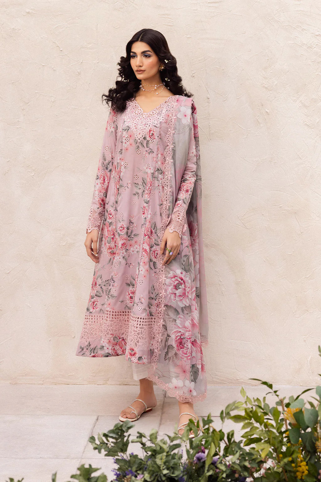 Iznik - 3 PC EMBROIDRED LAWN SUIT - EM037