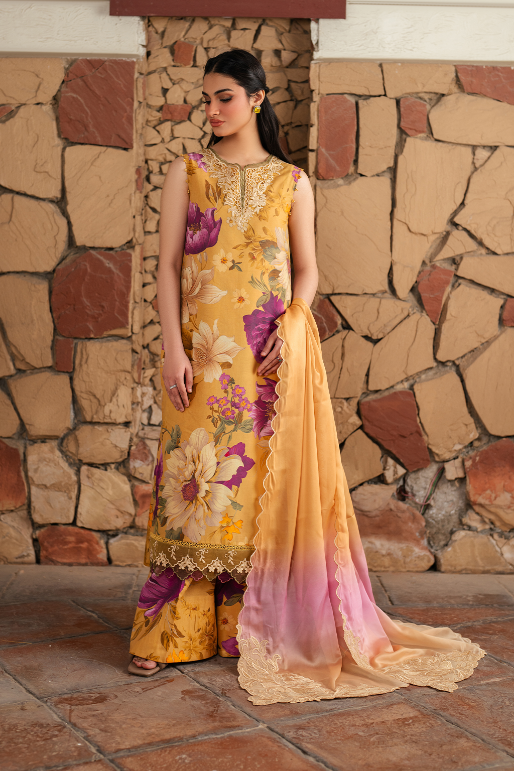 Iznik - 3 PC EMBROIDRED LAWN SUIT - EM035