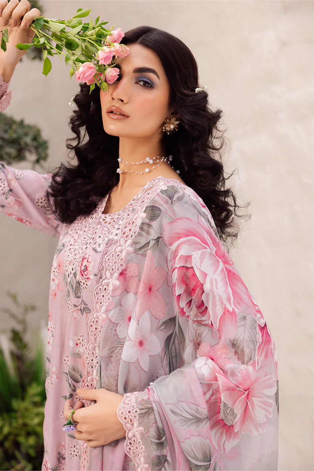 Iznik - 3 PC EMBROIDRED LAWN SUIT - EM037