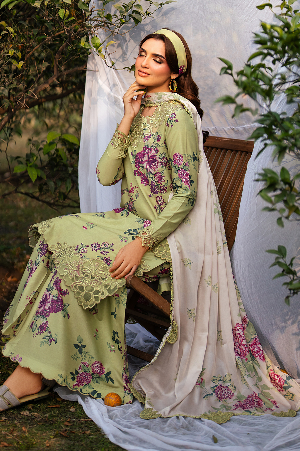 Iznik - 3 PC EMBROIDRED LAWN SUIT - EM030