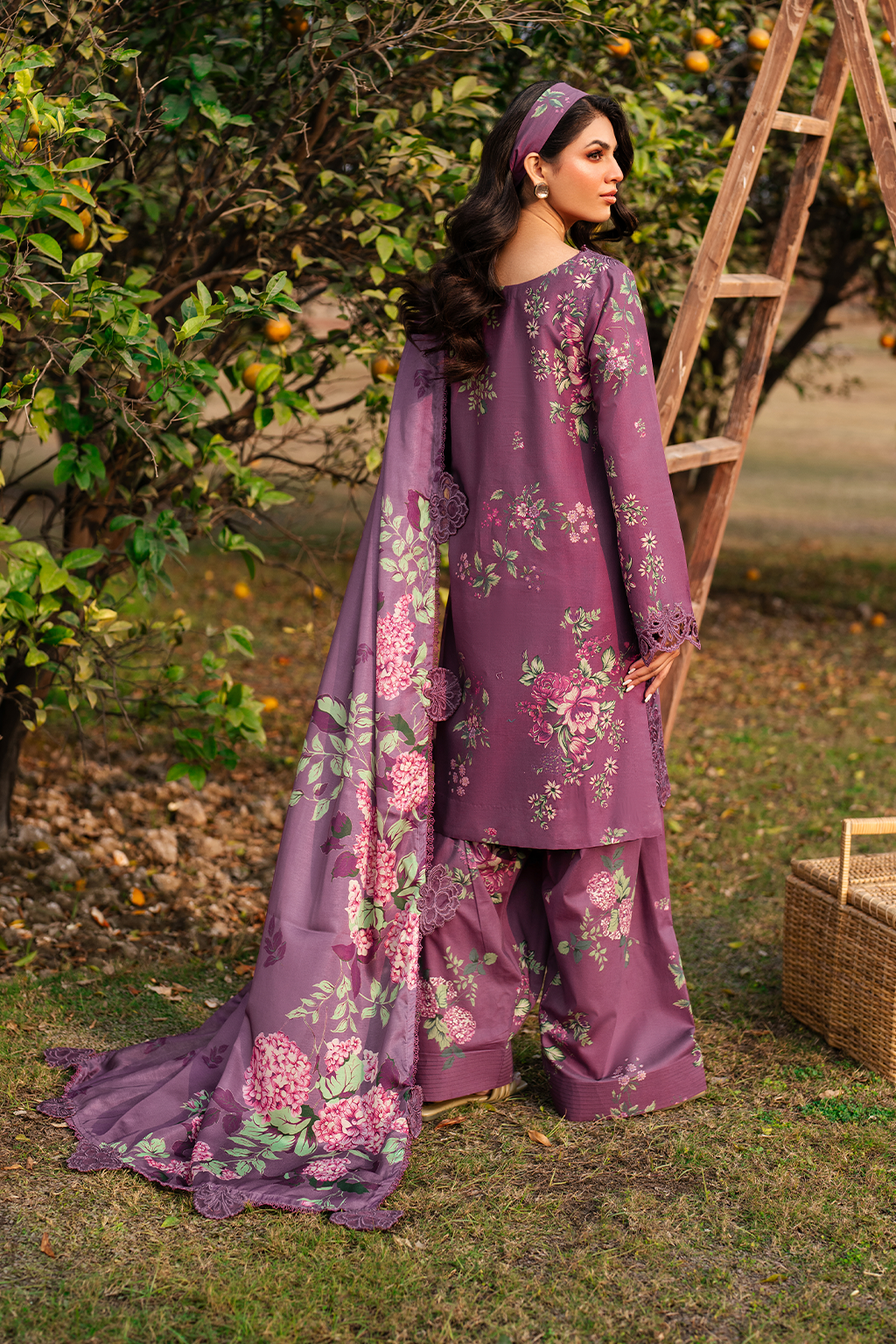 Iznik - 3 PC EMBROIDRED LAWN SUIT - EM031
