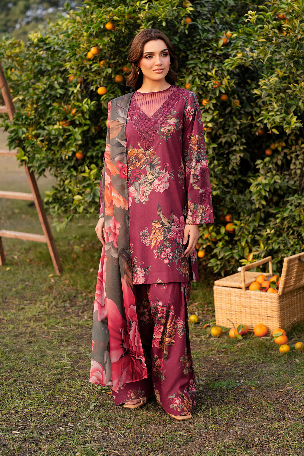 Iznik - 3 PC EMBROIDRED LAWN SUIT - EM034