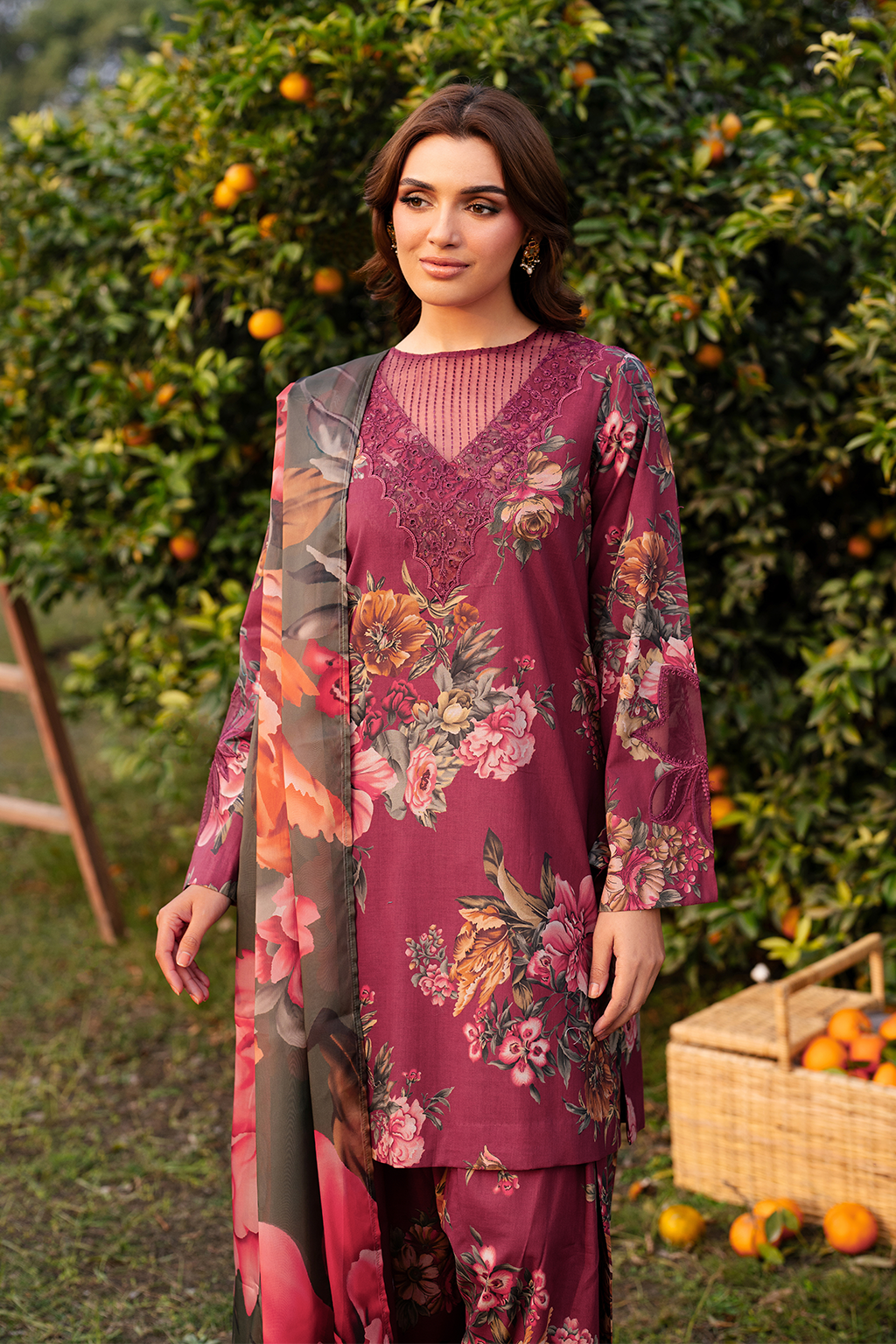 Iznik - 3 PC EMBROIDRED LAWN SUIT - EM034