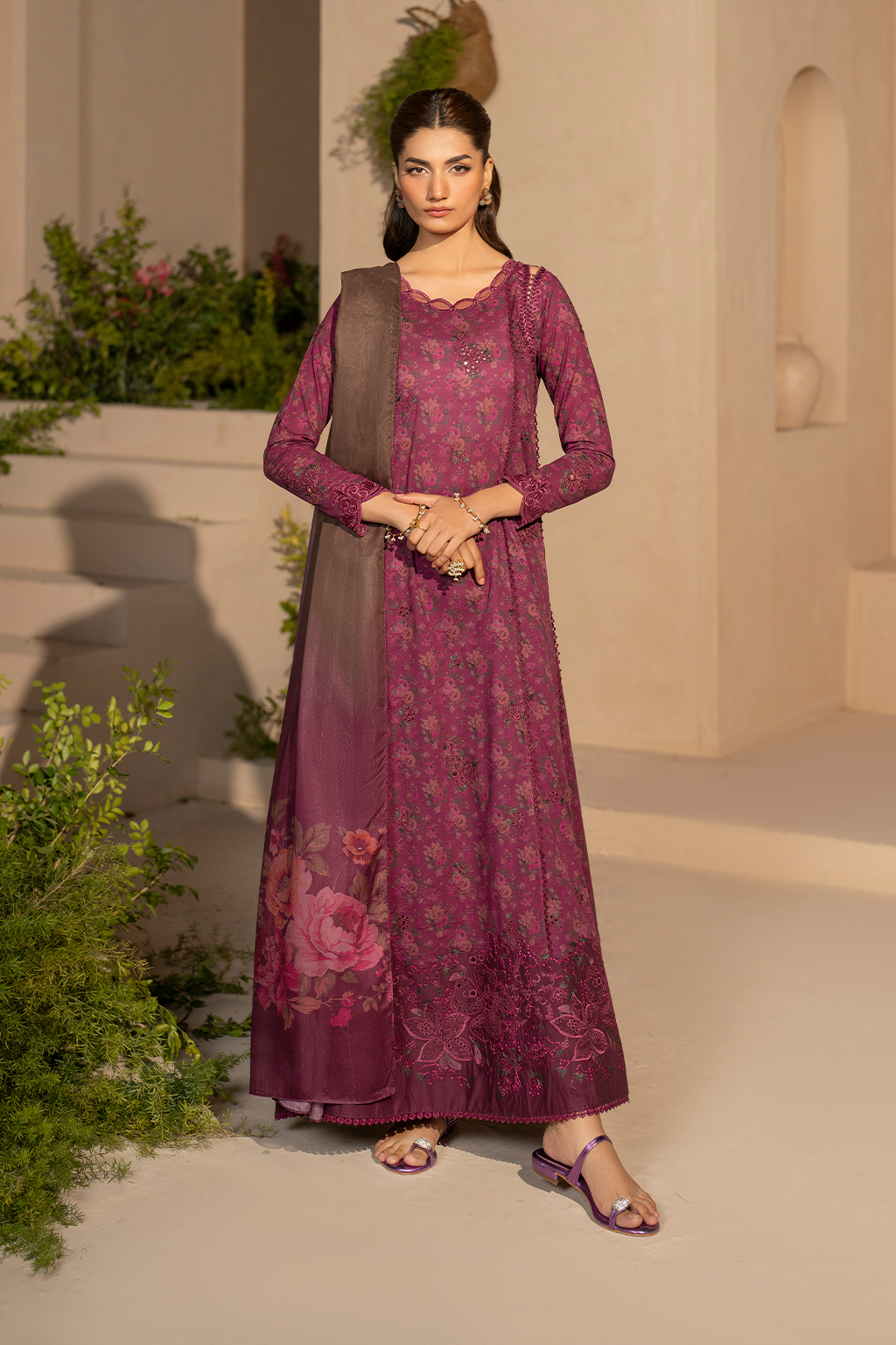 Iznik - 3 PC EMBROIDRED LAWN SUIT - EM038