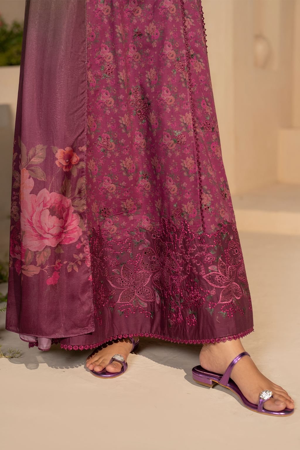 Iznik - 3 PC EMBROIDRED LAWN SUIT - EM038