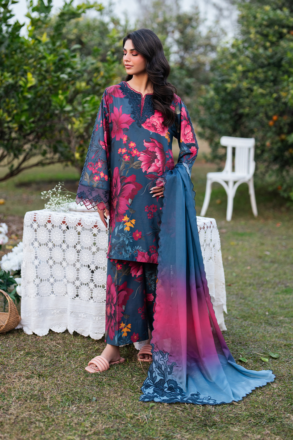 Iznik - 3 PC EMBROIDRED LAWN SUIT - EM033