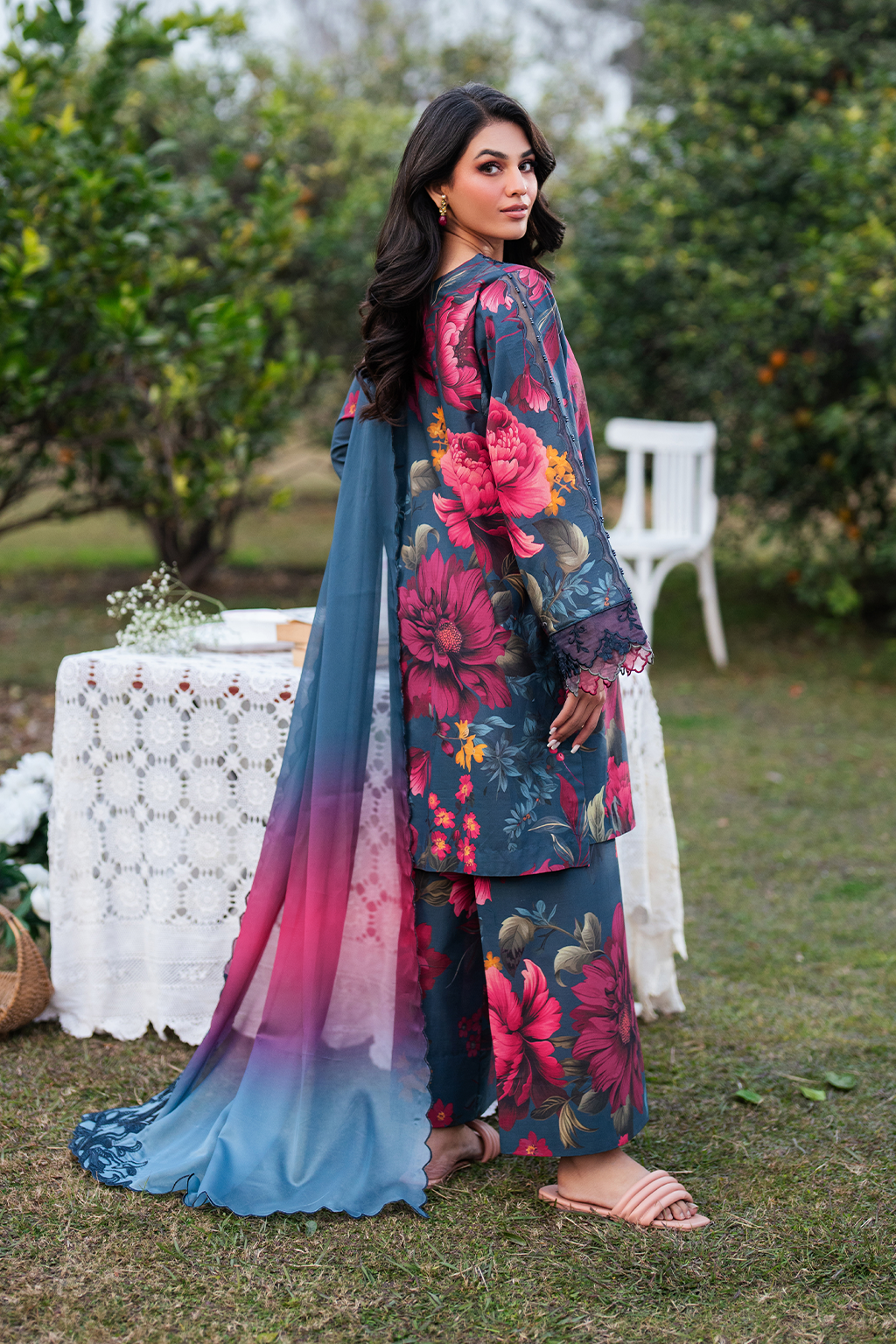 Iznik - 3 PC EMBROIDRED LAWN SUIT - EM033