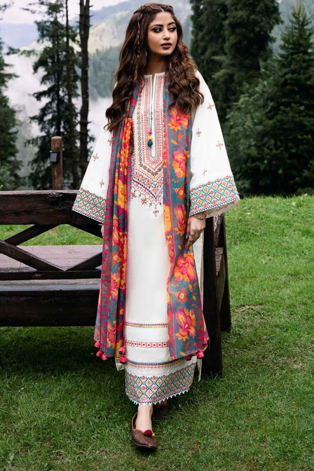 Sapphire - 3 Pc Lawm Embroidred Suit - JME012