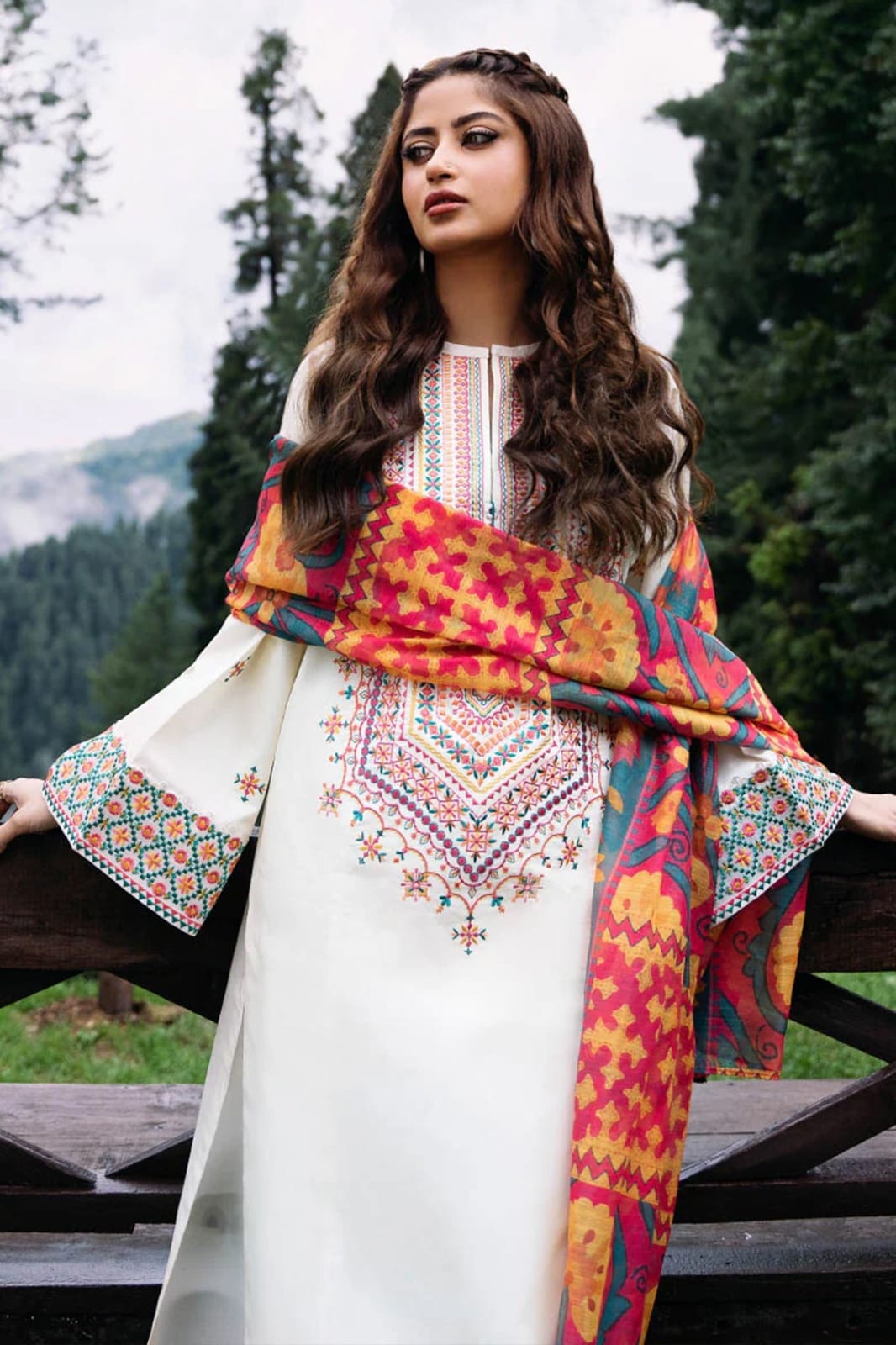 Sapphire - 3 Pc Lawm Embroidred Suit - JME012