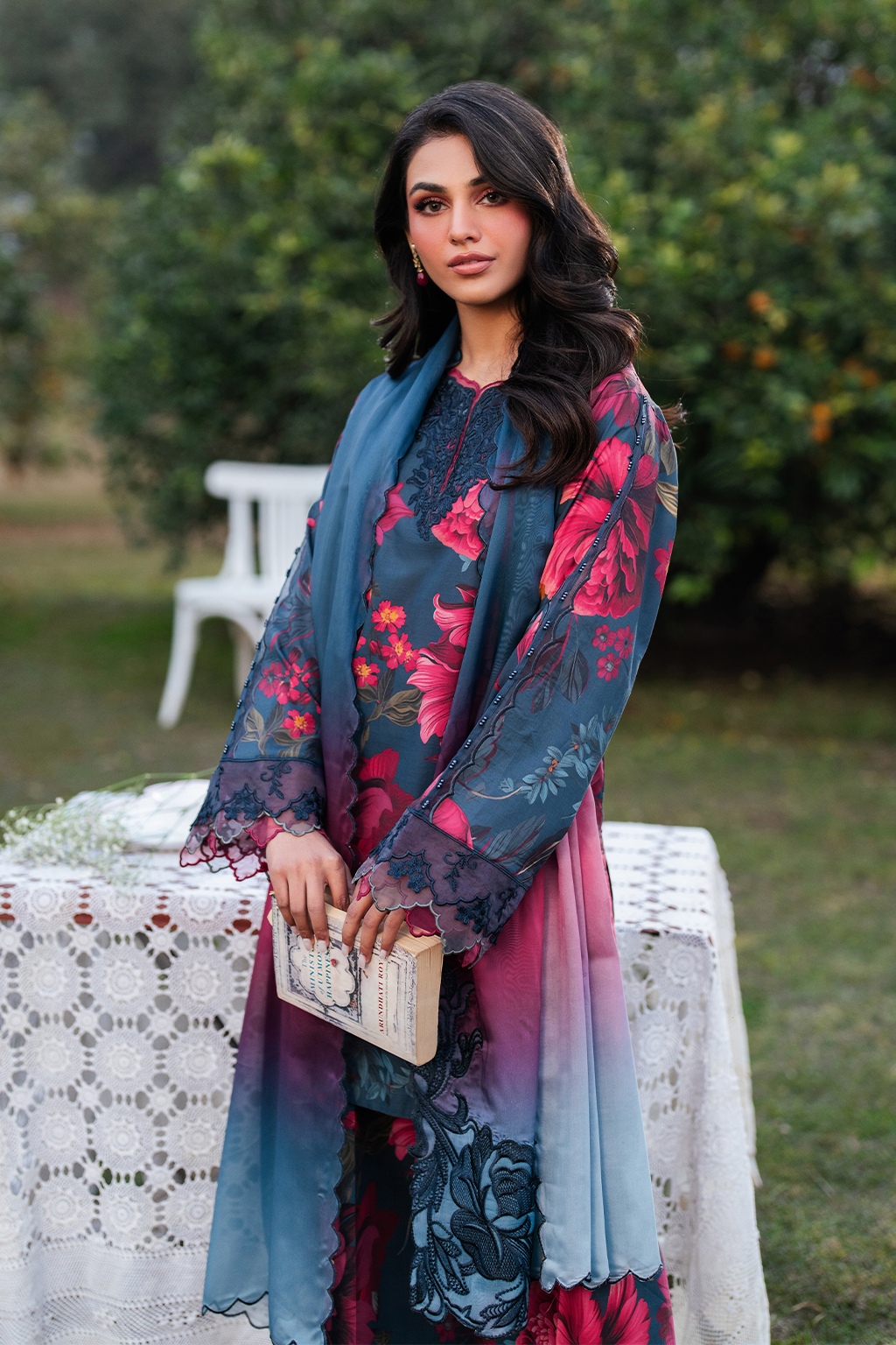 Iznik - 3 PC EMBROIDRED LAWN SUIT - EM033