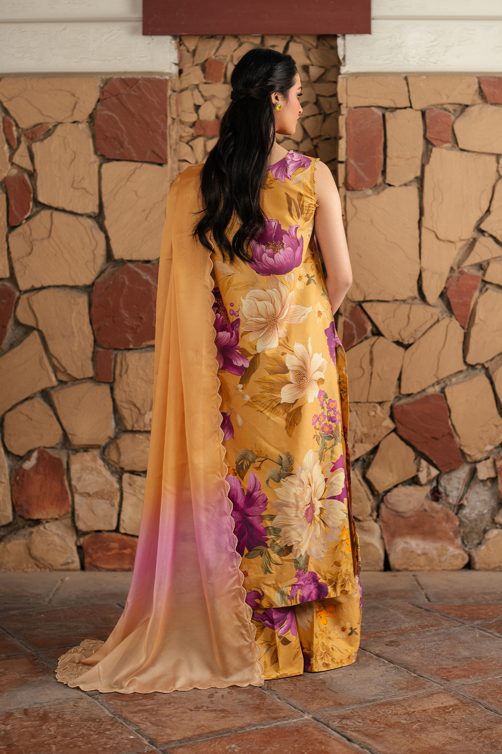 Iznik - 3 PC EMBROIDRED LAWN SUIT - EM035