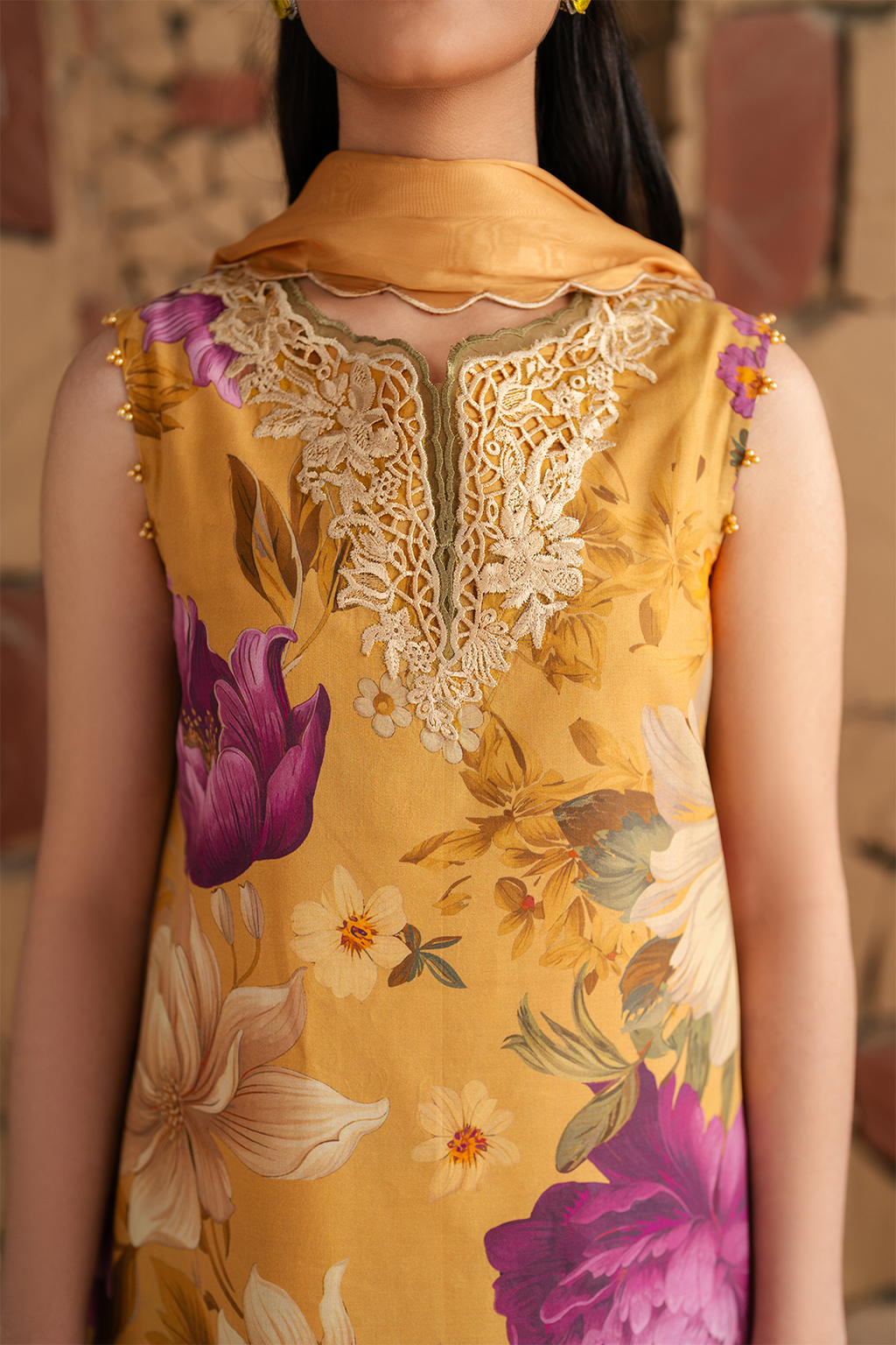 Iznik - 3 PC EMBROIDRED LAWN SUIT - EM035