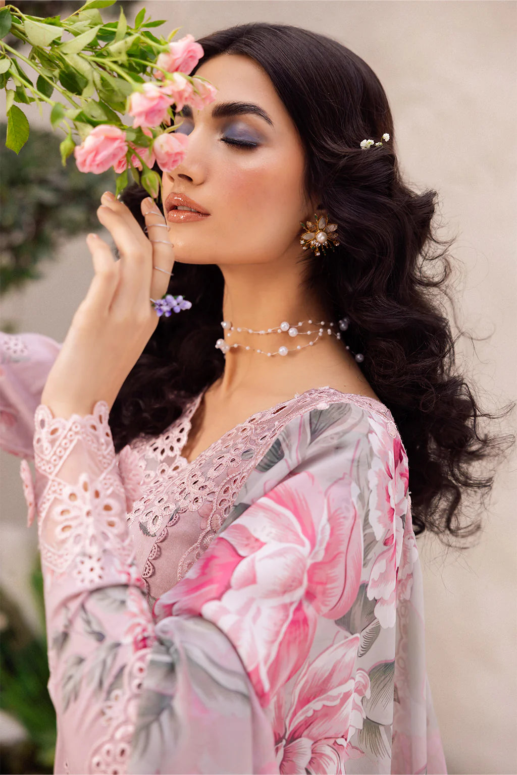 Iznik - 3 PC EMBROIDRED LAWN SUIT - EM037
