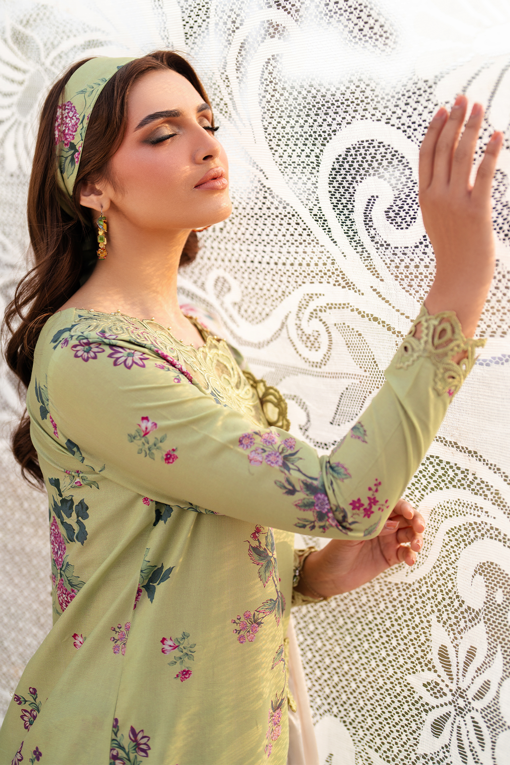 Iznik - 3 PC EMBROIDRED LAWN SUIT - EM030
