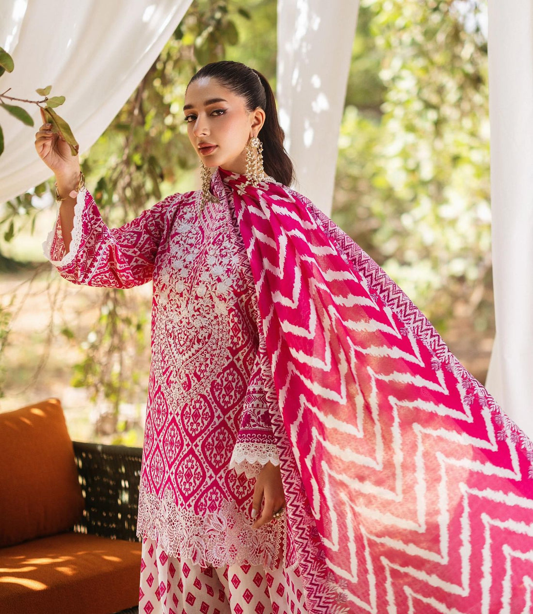 Zainab Chottani - 3 PC EMBROIDRED LAWN SUIT - EM002