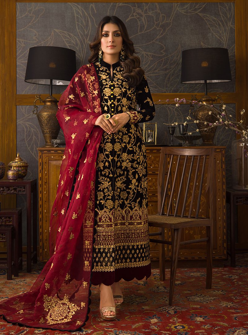 ZAINAB CHOTTANI -3 Pc Shamoze Embroidred Suit - JM1360