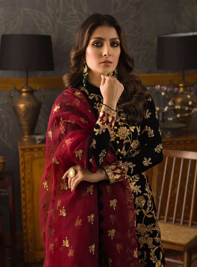 ZAINAB CHOTTANI -3 Pc Shamoze Embroidred Suit - JM1360