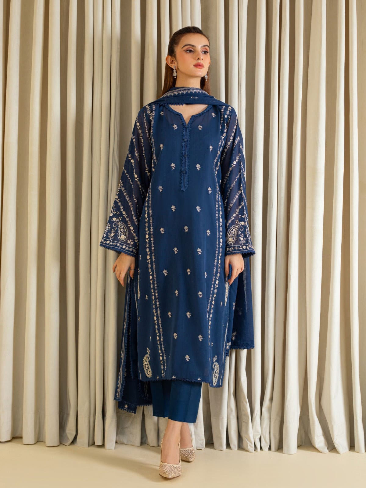 IZNIK - 3 Pc Dhanak Embroidred Suit - JM1458