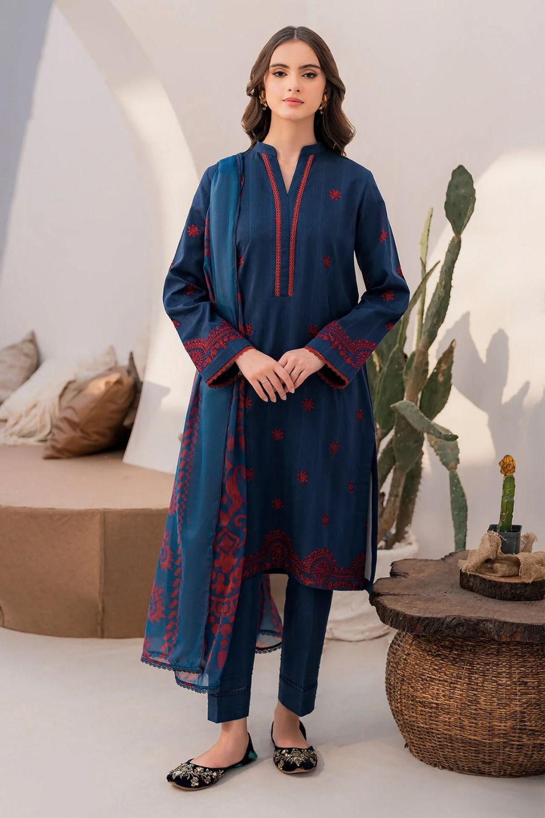 JMCE - 3 PC Dhanak Embroidred Suit - JME1553